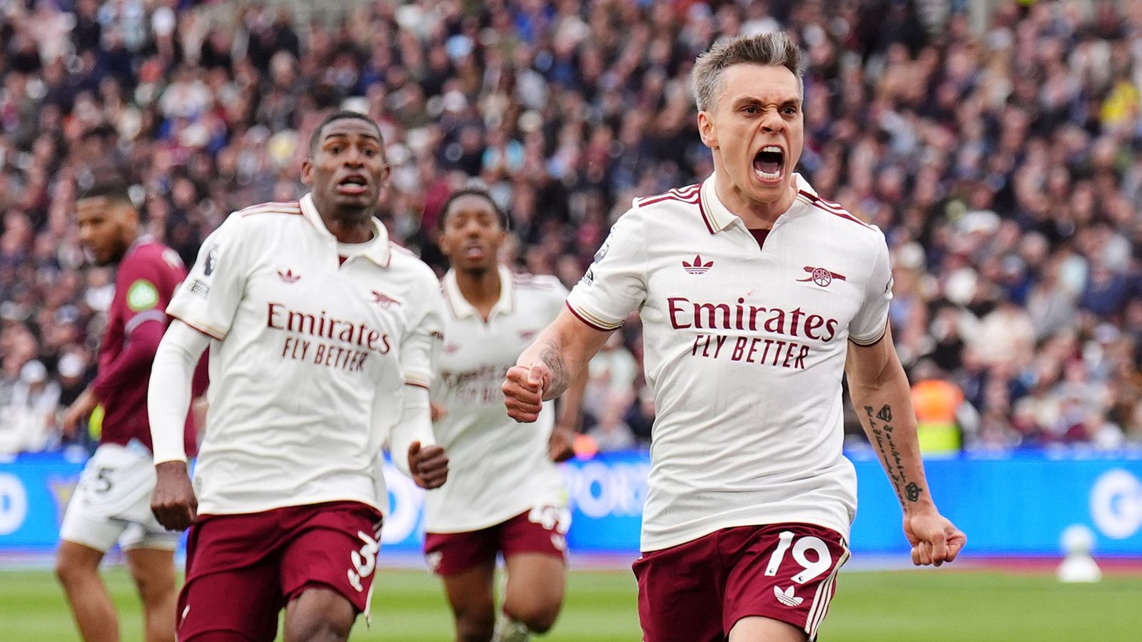Arsenal Edges West Ham Amid VAR Controversy in Premier League Clash