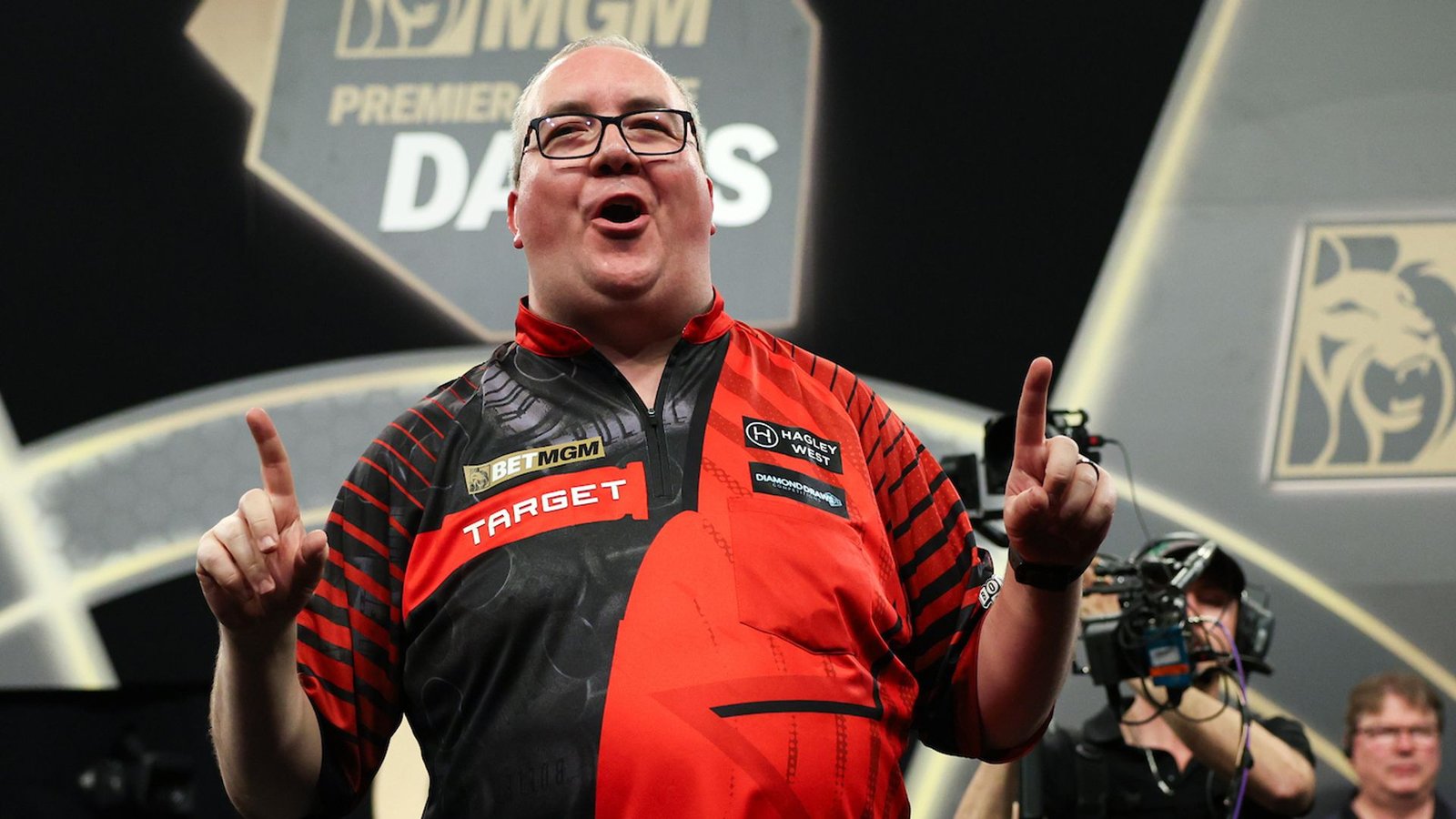Humphries Advances to Premier League Finals Night as Bunting Shines