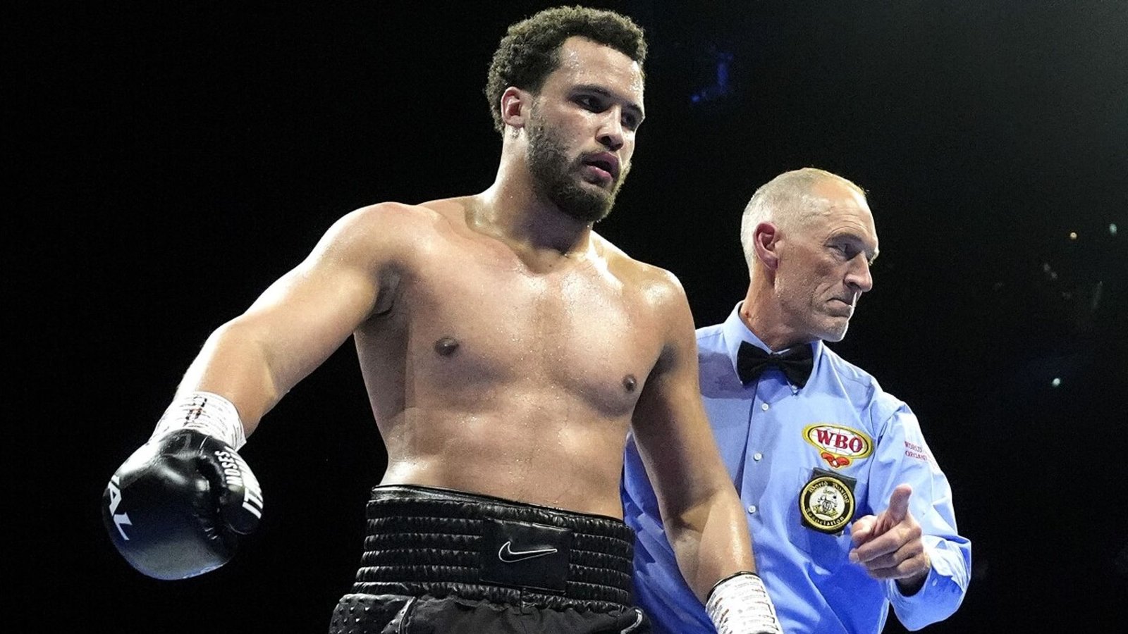 Itauma Poised for Usyk Clash, Promoter Warren Confirms