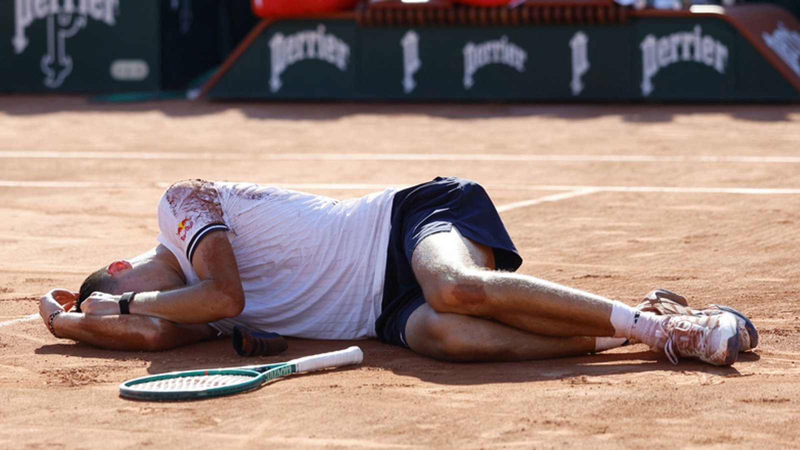 Jakub Mensik Criticizes French Open Conditions After Distressing Collapse
