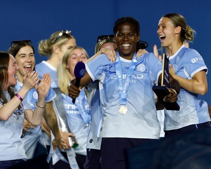 Khadija Shaw Signs Record Deal to Stay at Manchester City