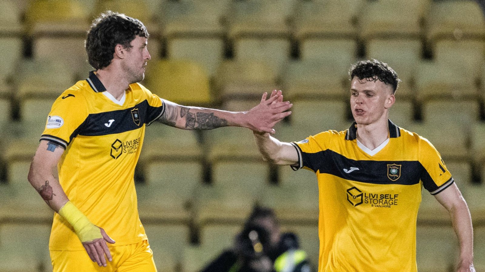 Livingston Stuns Aberdeen with Late Equalizer in 2-2 Draw