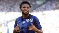 Manchester United's Midfield Focus: Carrick's First Signing
