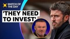 Rooney Urges Manchester United to Decide on Carrick's Future