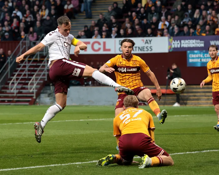 Shankland Rescues Draw for Hearts in Thrilling Clash with Motherwell