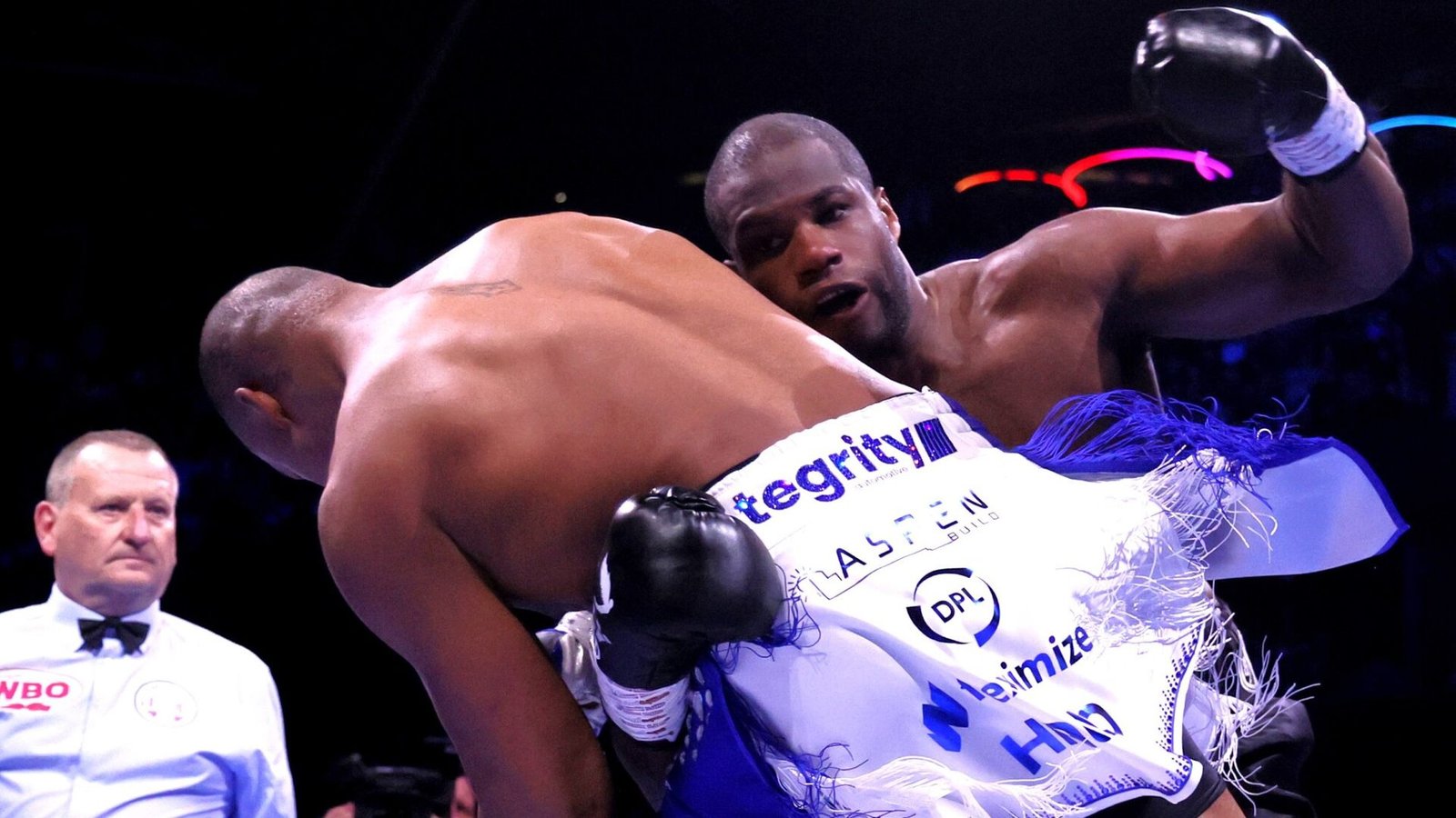 Wardley Team Voices Discontent Over Dubois Fight Officiating