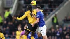 Premier League Referees to Alter Hair Pulling Judgments